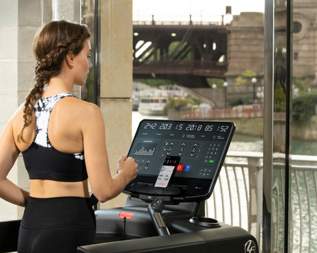 Life Fitness Club Series + Treadmill w/ SL Console - Black Life Fitness Treadmill; Residentail Commercial Frame over 350lbs CST-DSL-BLKLM_3